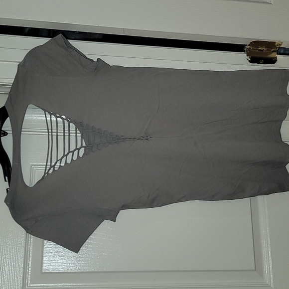 Design Tee - Picture 2 of 4